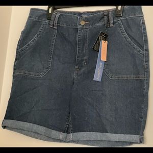 Northcrest Jean short NWT size 14